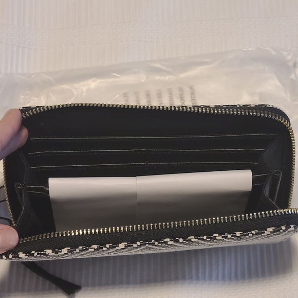 Indigo Textured Wallet - Picture 3 of 3